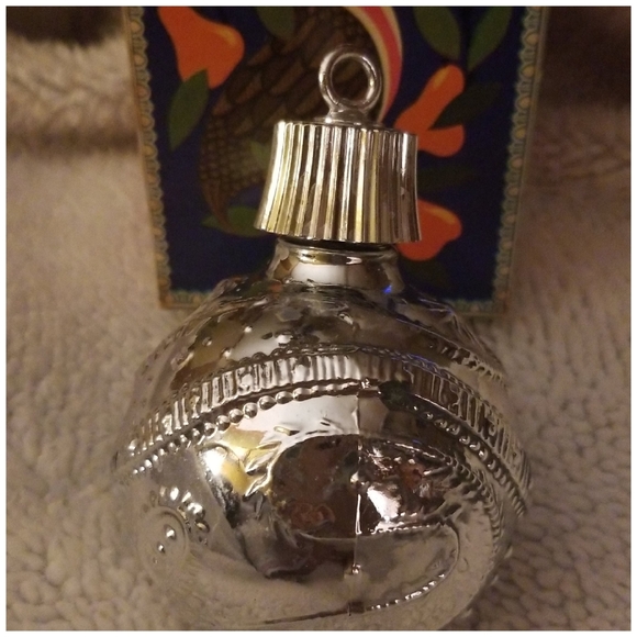 Vintage Avon Glass Holiday Ornament Bottle w/Box. - Picture 4 of 6